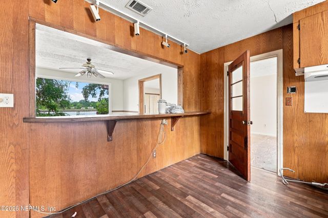 8140 W CONCORD Boulevard W, Jacksonville, FL 32208
