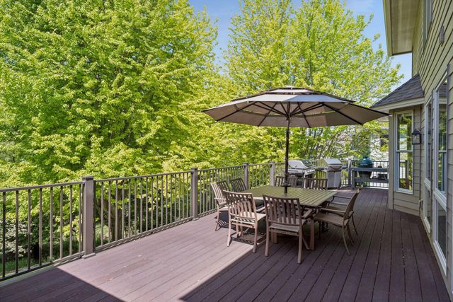 1981 Topaz Drive, Chanhassen, MN 55317