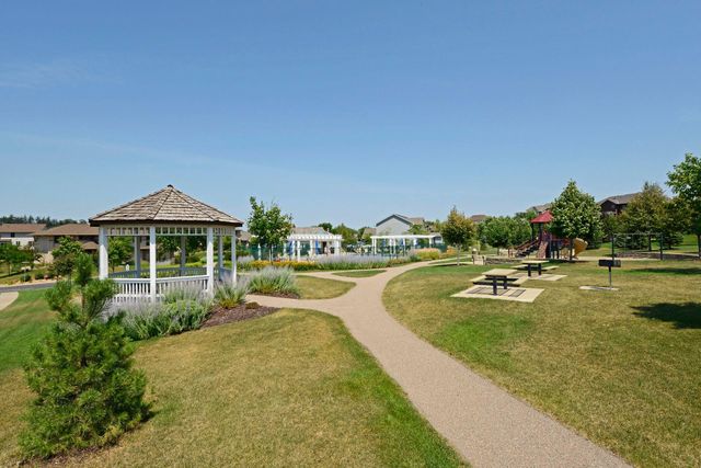 1981 Topaz Drive, Chanhassen, MN 55317