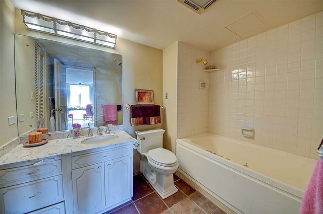 2222 1st Avenue NE 507, Cedar Rapids, IA 52402