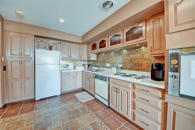 2222 1st Avenue NE 507, Cedar Rapids, IA 52402