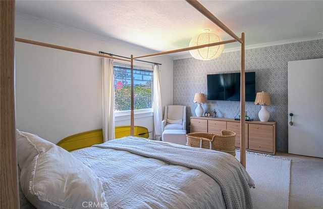 2209 Elden Avenue, Costa Mesa, CA 92627
