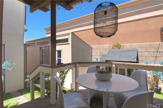 2209 Elden Avenue, Costa Mesa, CA 92627