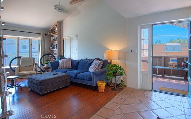 2209 Elden Avenue, Costa Mesa, CA 92627