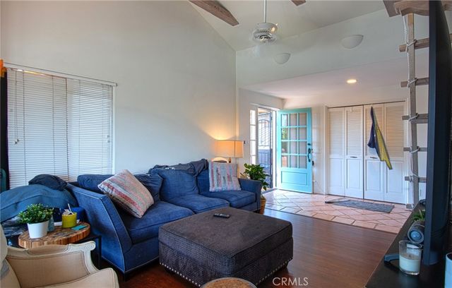 2209 Elden Avenue, Costa Mesa, CA 92627