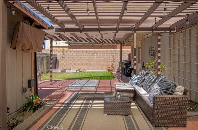 2209 Elden Avenue, Costa Mesa, CA 92627