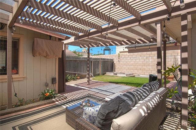 2209 Elden Avenue, Costa Mesa, CA 92627