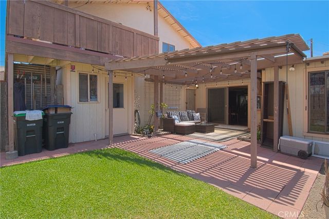 2209 Elden Avenue, Costa Mesa, CA 92627