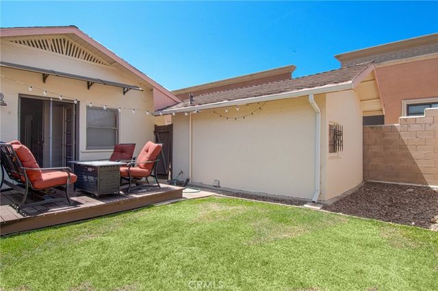 2209 Elden Avenue, Costa Mesa, CA 92627