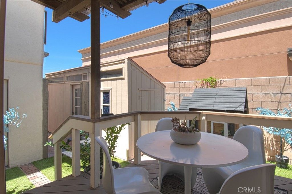 Image 25 of property listing at 2209 Elden Avenue, Costa Mesa, CA 92627