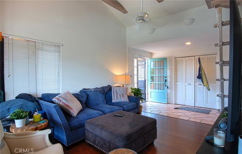 Image 29 of property listing at 2209 Elden Avenue, Costa Mesa, CA 92627