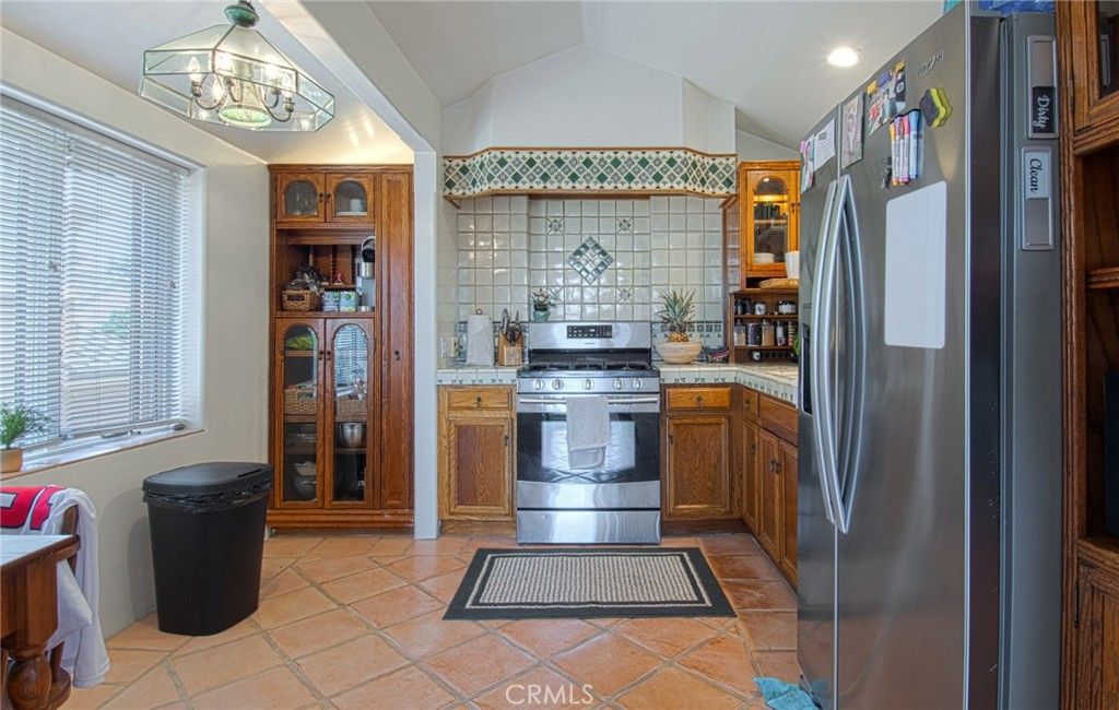 Image 31 of property listing at 2209 Elden Avenue, Costa Mesa, CA 92627