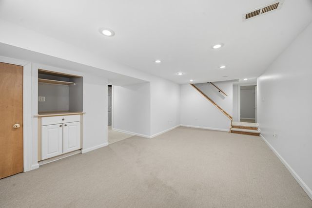 9319 S Ridgeway Avenue, Evergreen Park, IL 60805