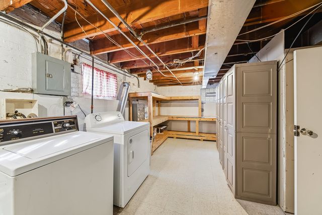 9319 S Ridgeway Avenue, Evergreen Park, IL 60805