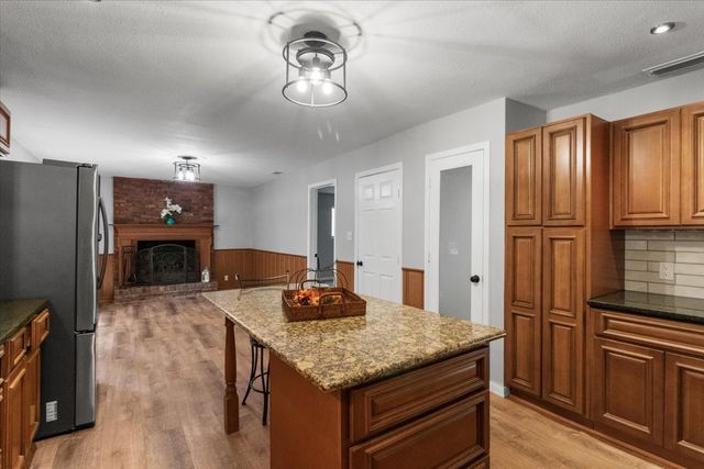 6000 Monterrey Drive, Fort Worth, TX 76112