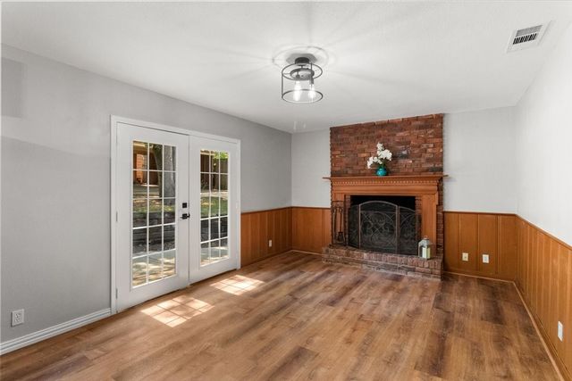 6000 Monterrey Drive, Fort Worth, TX 76112