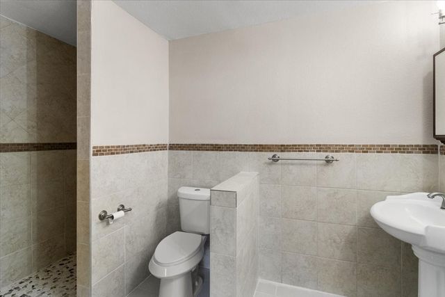 6000 Monterrey Drive, Fort Worth, TX 76112