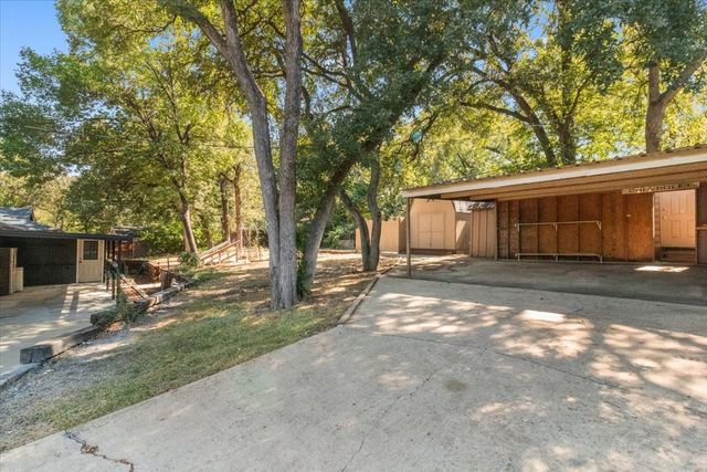 6000 Monterrey Drive, Fort Worth, TX 76112