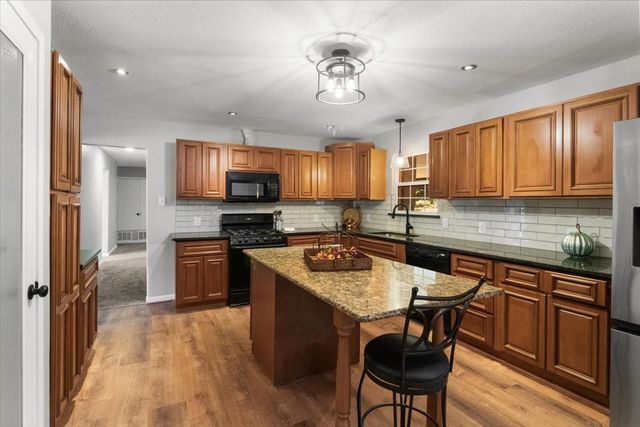 6000 Monterrey Drive, Fort Worth, TX 76112