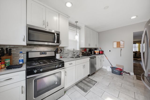 11343 S Green Street, Chicago, IL 60643