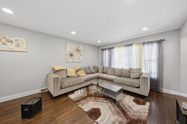 11343 S Green Street, Chicago, IL 60643