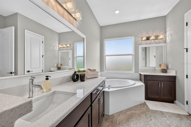 3954 KENNEBUNK LOOP, Mount Dora, FL 32757