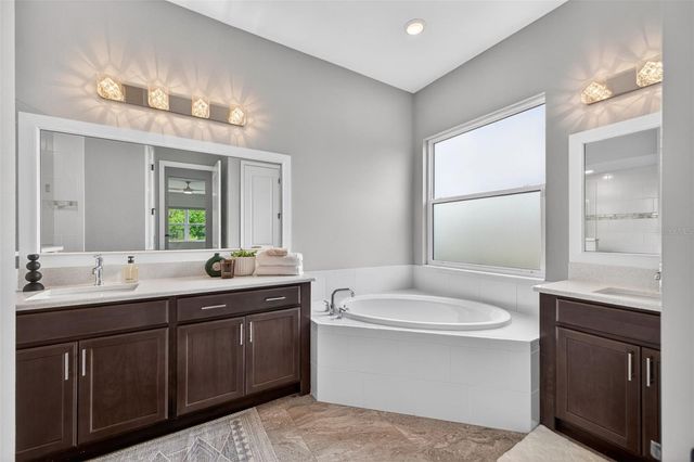 3954 KENNEBUNK LOOP, Mount Dora, FL 32757