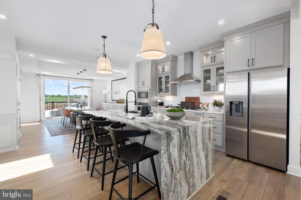 Image 8 of property listing at 23695 HARDESTY TER, Ashburn, VA 20148