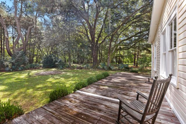 1095 Hughes Road, Johns Island, SC 29455