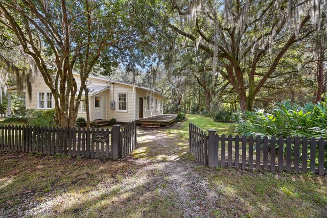 1095 Hughes Road, Johns Island, SC 29455