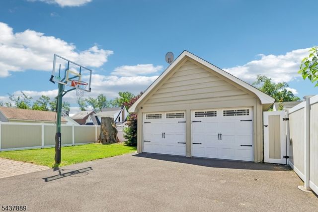 1032 Kipling Rd, Elizabeth City, NJ 07208