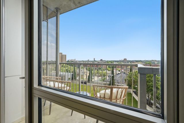 929 Portland Avenue 810, Minneapolis, MN 55404