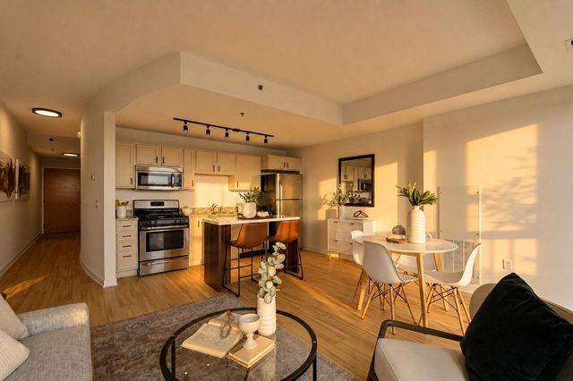 929 Portland Avenue 810, Minneapolis, MN 55404