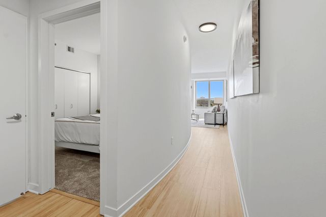 929 Portland Avenue 810, Minneapolis, MN 55404