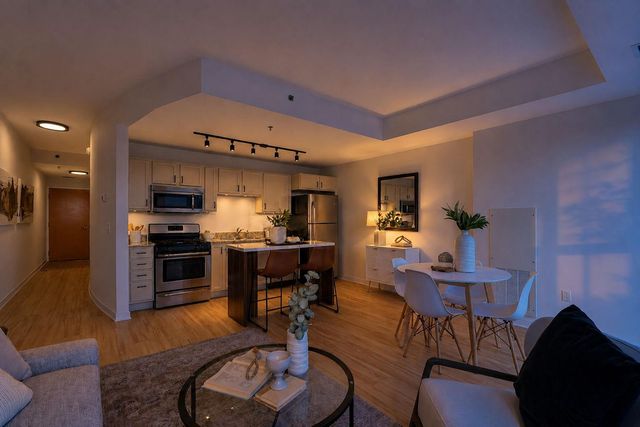 929 Portland Avenue 810, Minneapolis, MN 55404