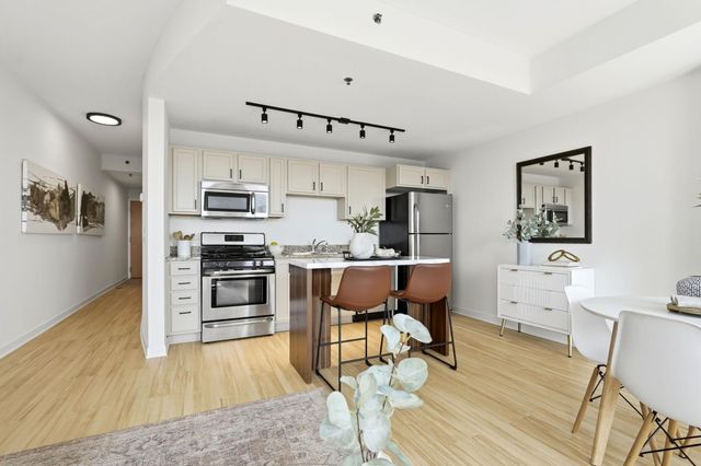 929 Portland Avenue 810, Minneapolis, MN 55404