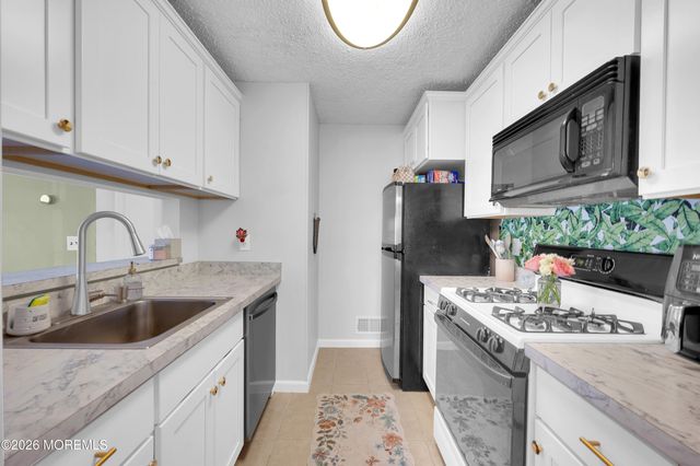 161 Lilac Court, Jackson, NJ 08527