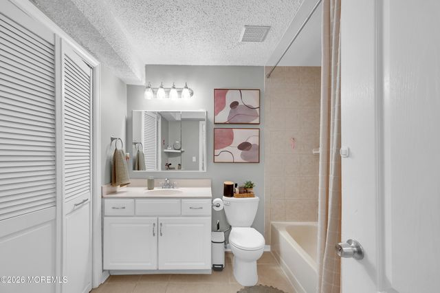 161 Lilac Court, Jackson, NJ 08527