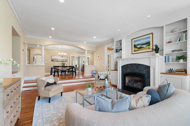 209 Waltham St, Lexington, MA 02421