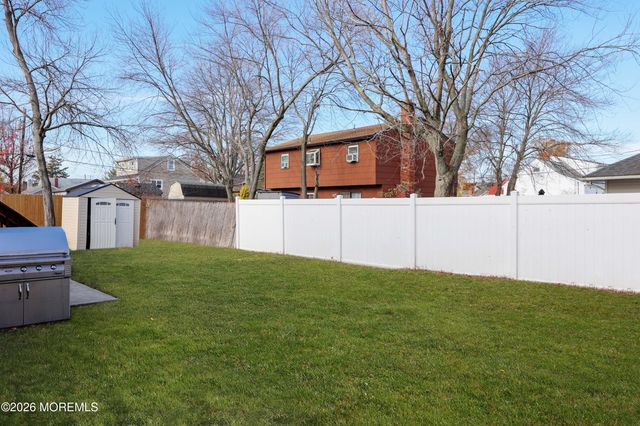 35 Alberta Avenue, North Middletown, NJ 07748