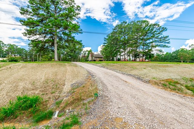 4910 Hwy 95, Rock Spring, GA 30739