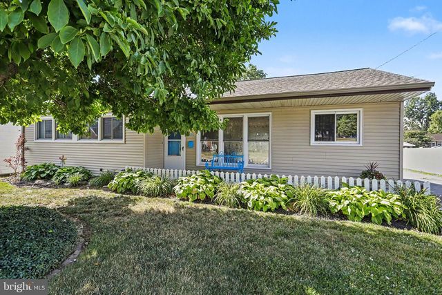 325 MARIETTA AVE, Mount Joy, PA 17552