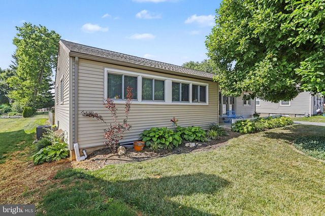 325 MARIETTA AVE, Mount Joy, PA 17552