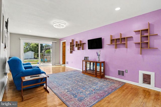 325 MARIETTA AVE, Mount Joy, PA 17552