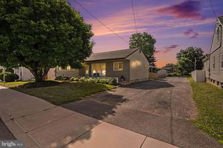 325 MARIETTA AVE, Mount Joy, PA 17552