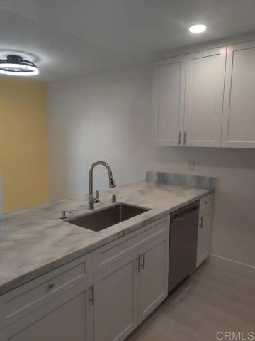 125 Candice Place, Vista, CA 92083