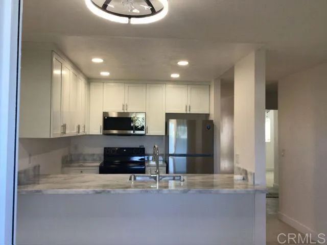 125 Candice Place, Vista, CA 92083