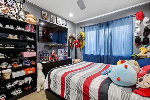 32 Landscape Drive, Wheatley Heights, NY 11798