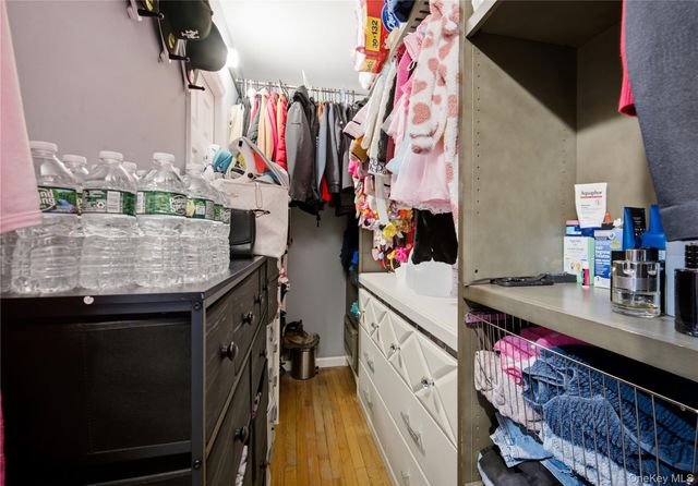 32 Landscape Drive, Wheatley Heights, NY 11798