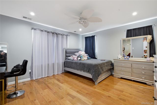 32 Landscape Drive, Wheatley Heights, NY 11798